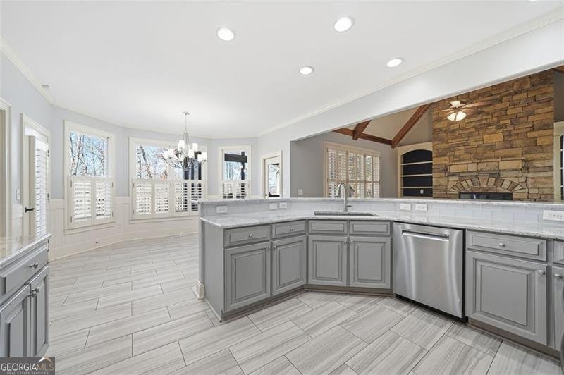 519 RIVER ESTATES Parkway Canton - 14