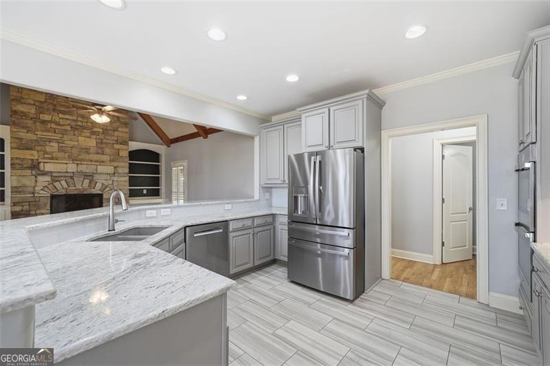 519 RIVER ESTATES Parkway Canton - 16