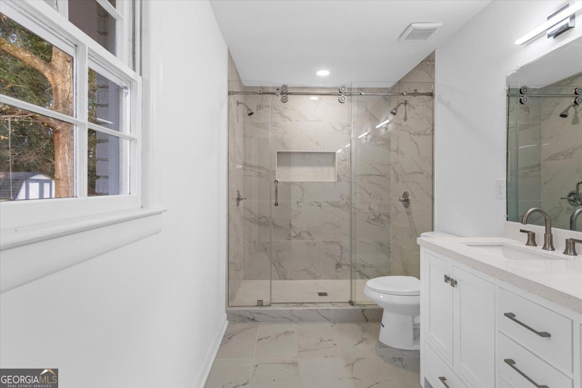 4074 Idlevale Drive Tucker - 40