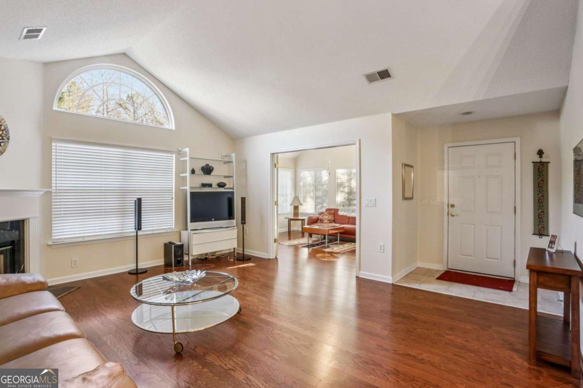 2906 Village Lane Roswell - 10