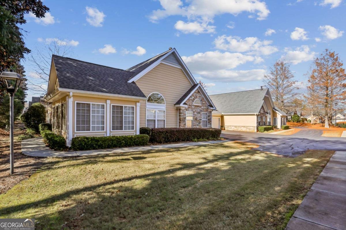 2906 Village Lane Roswell - 32