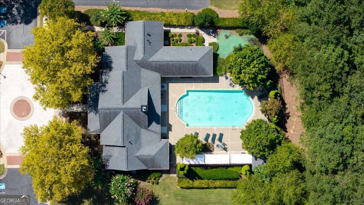 2906 Village Lane Roswell - 34