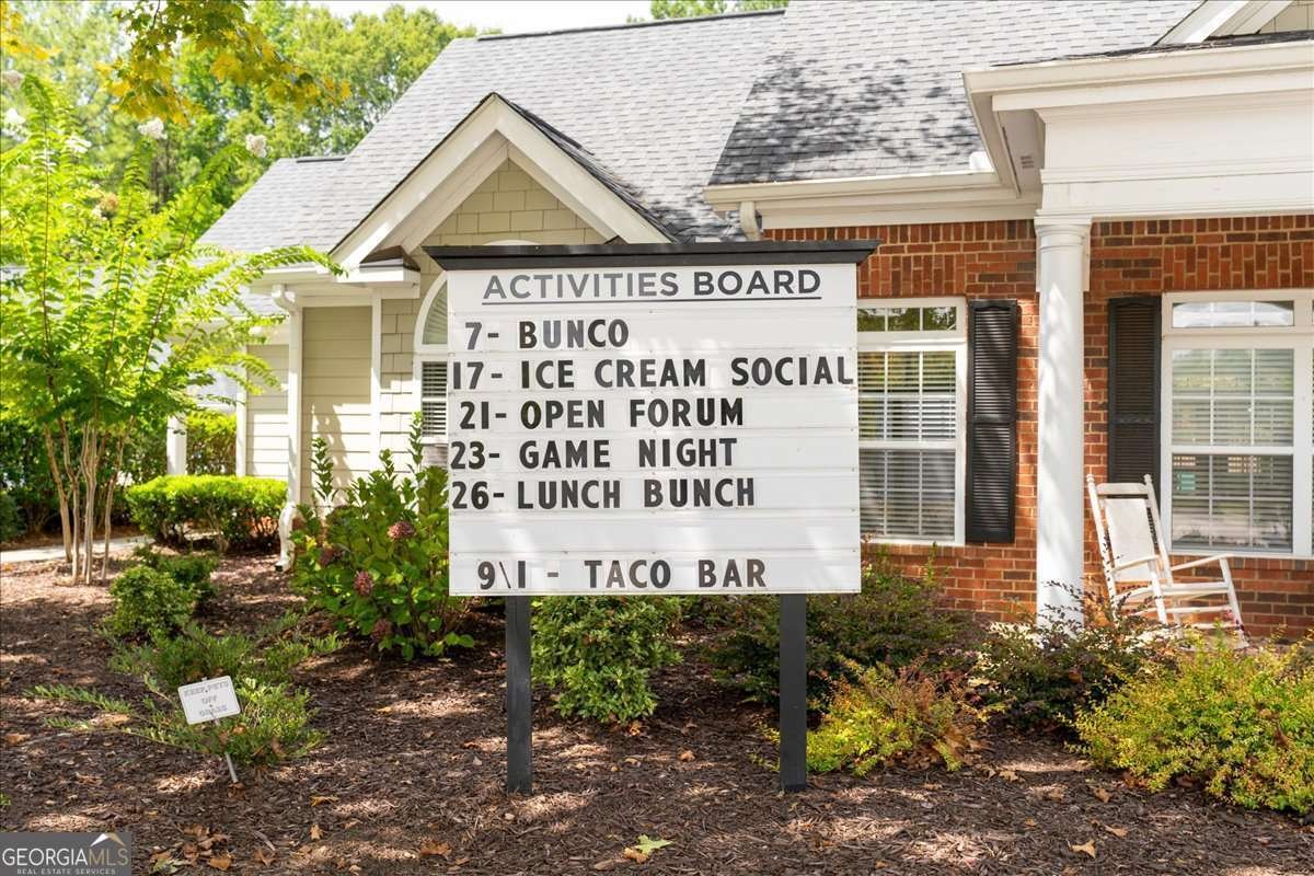 2906 Village Lane Roswell - 37