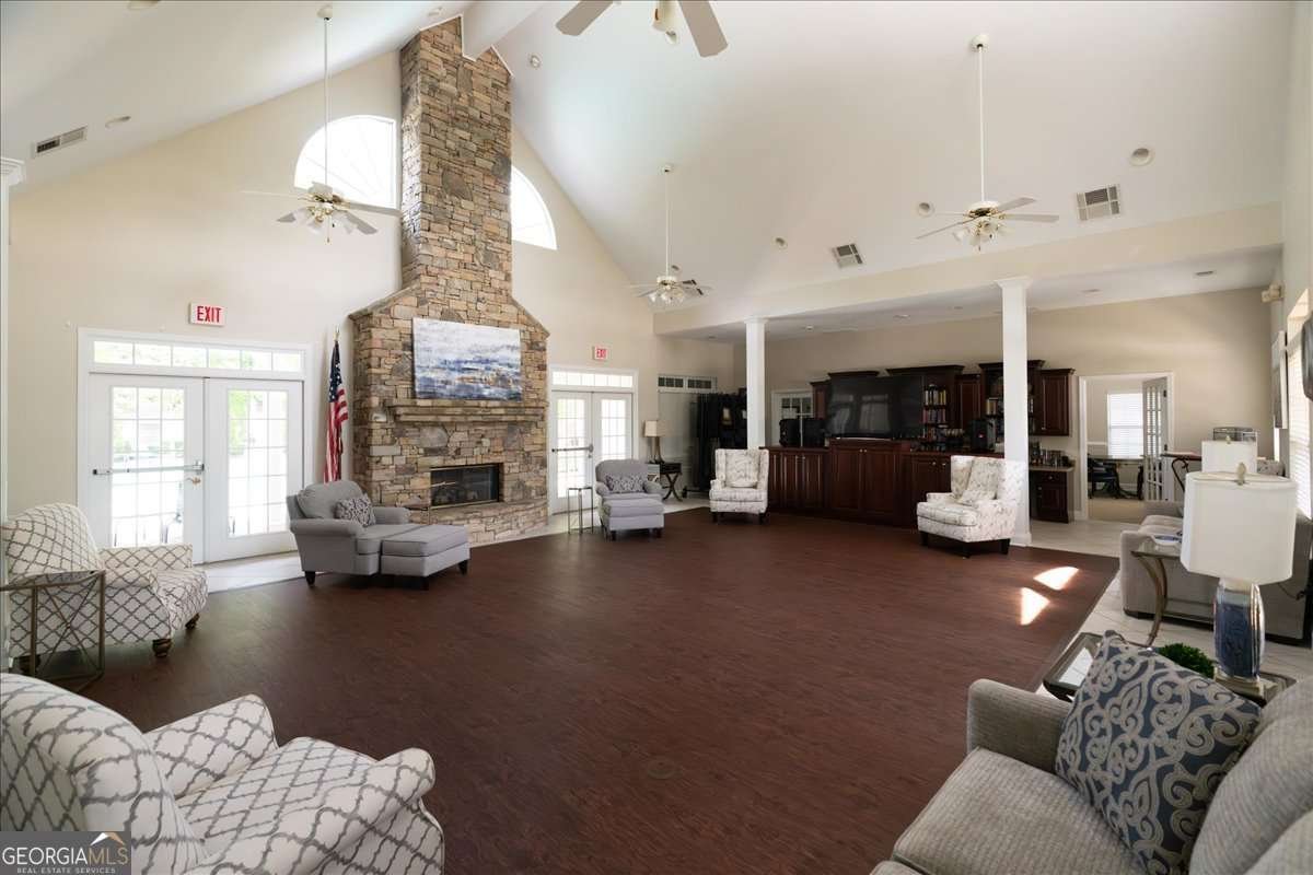 2906 Village Lane Roswell - 38