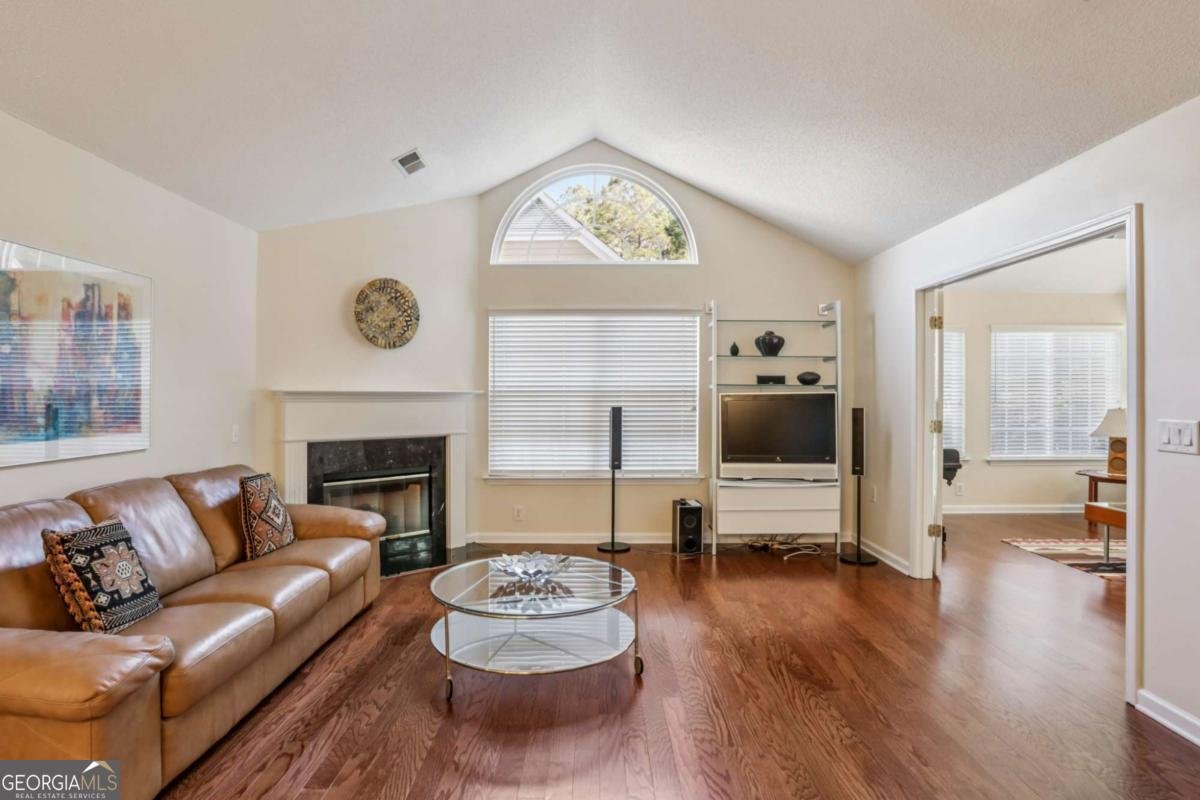 2906 Village Lane Roswell - 8