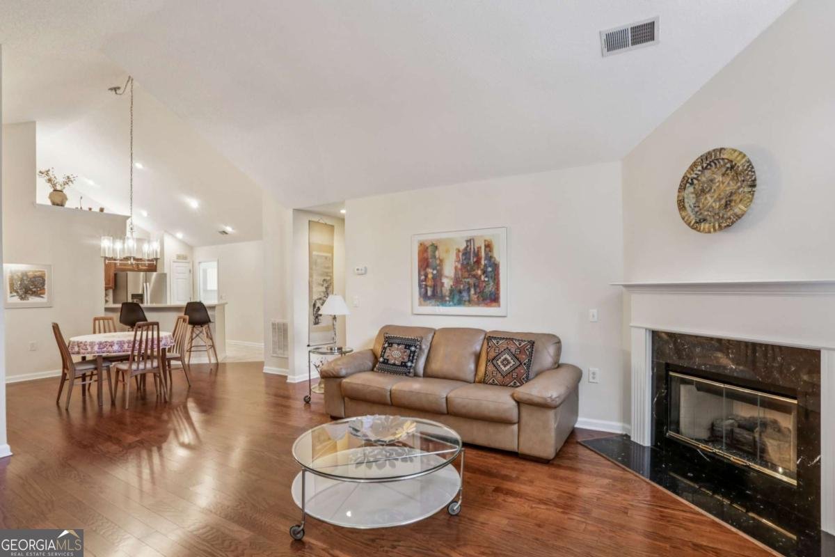 2906 Village Lane Roswell - 9