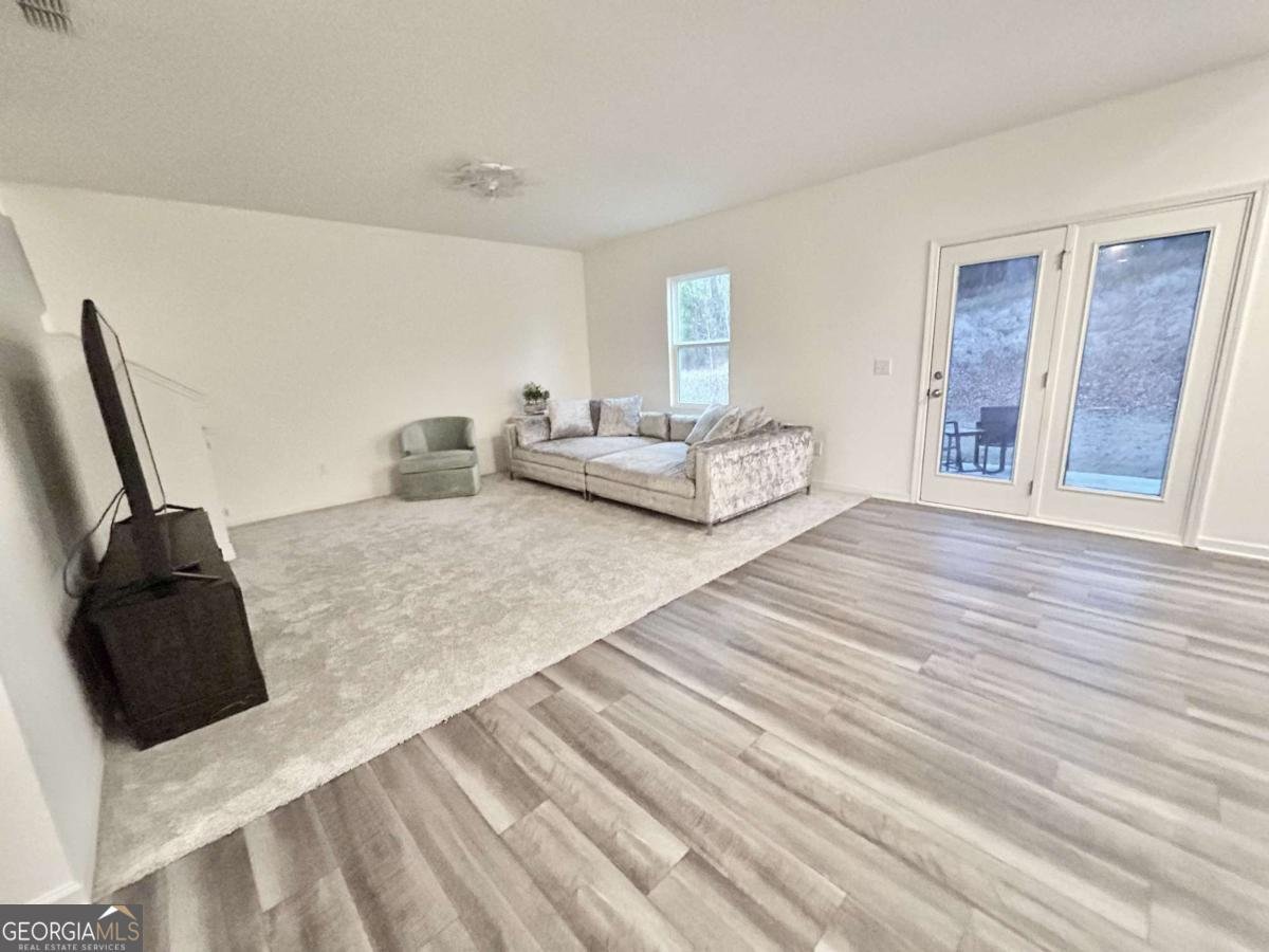 129 Carnaby Street Winder - 11