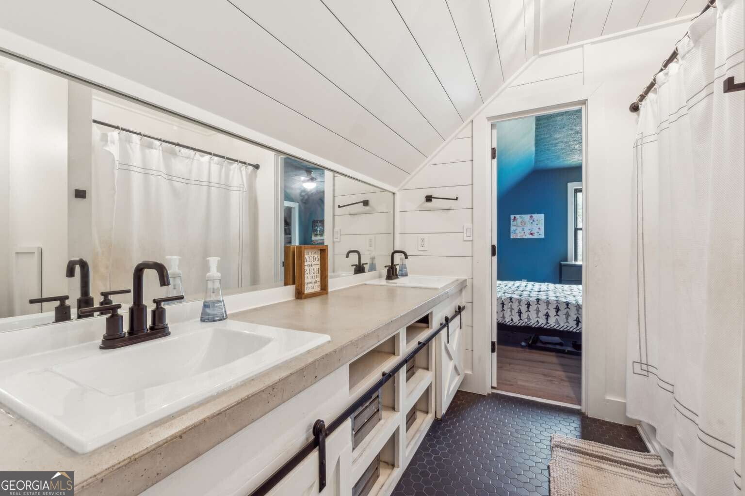 6540 Grindle Road Gainesville - 28