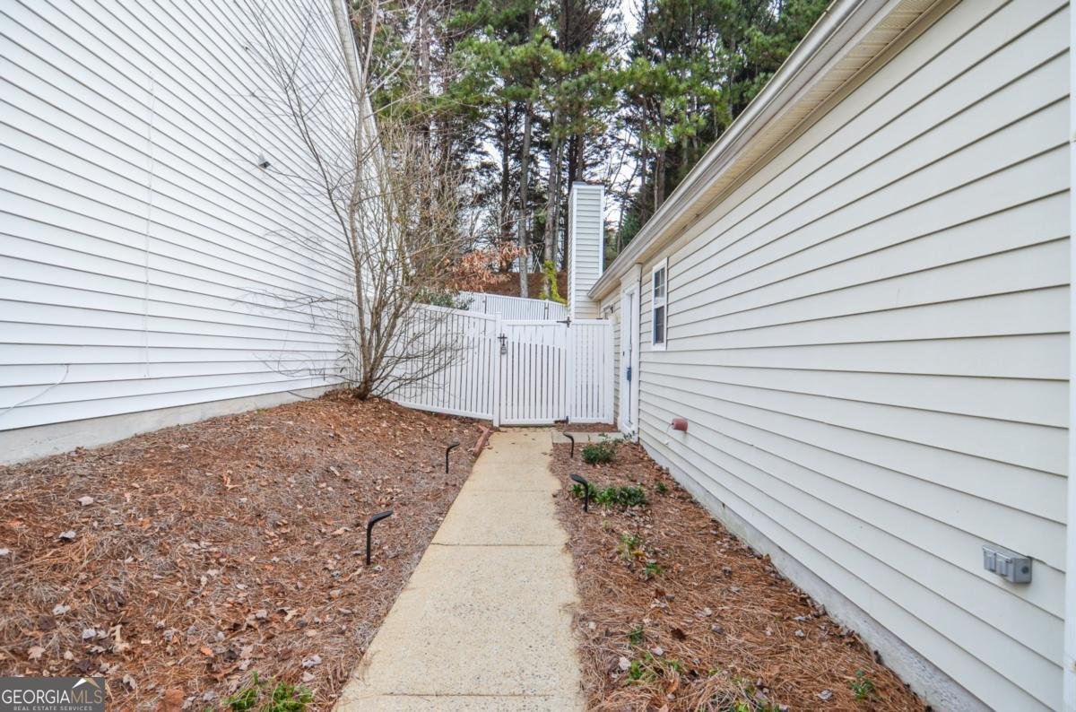 204 Chelsea Court Woodstock - 2