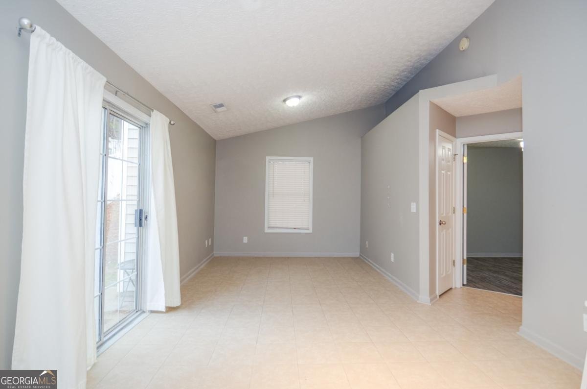 204 Chelsea Court Woodstock - 4