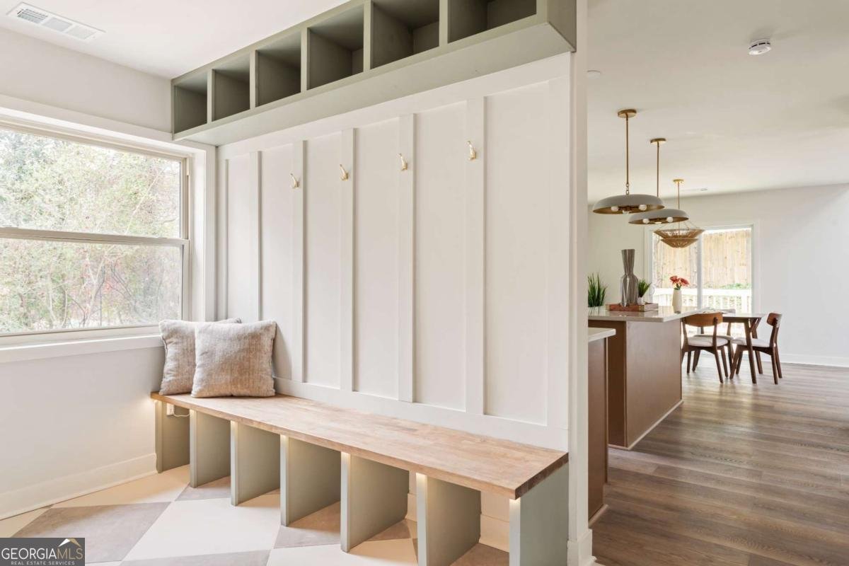 4925 Olaughlin Court Mableton - 4