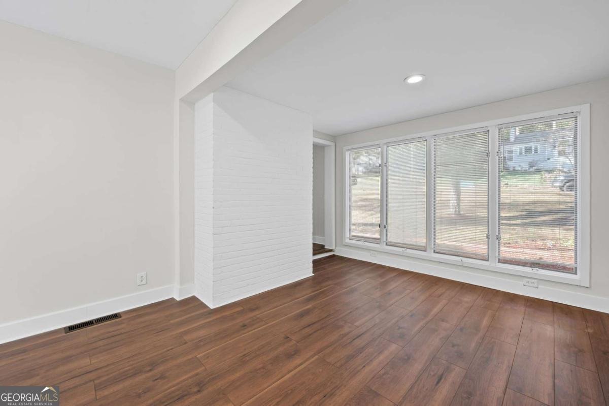 1194 Thomas Road Decatur - 13