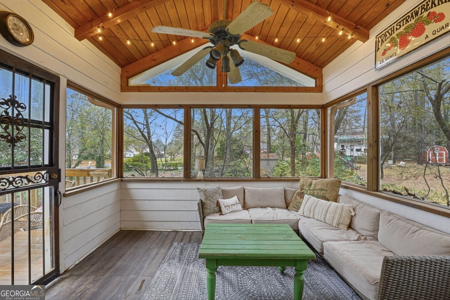 201 Lexington Drive Woodstock - 18