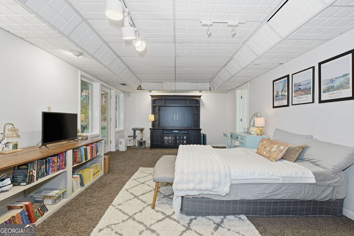 201 Lexington Drive Woodstock - 33