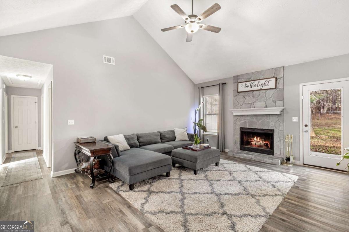 5051 Cliff Top Drive Loganville - 7