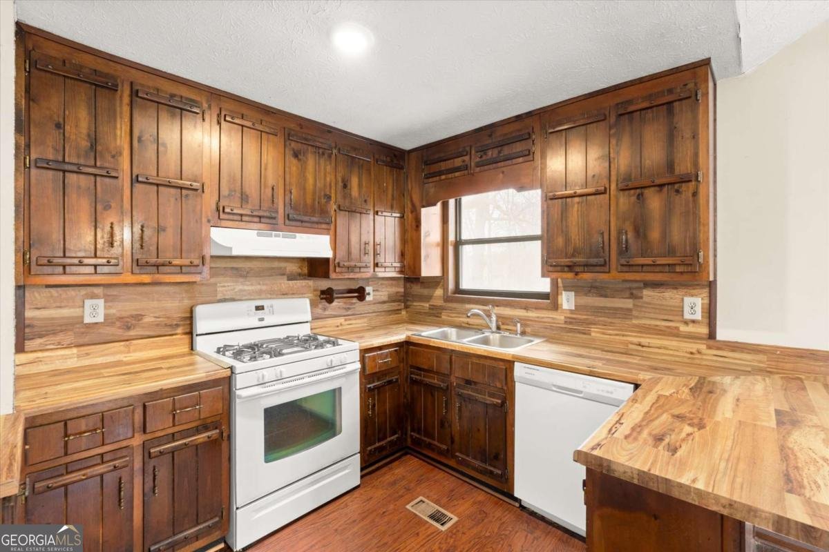 4017 Joshua Lane Douglasville - 7