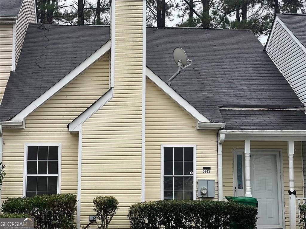 5933 Trent Walk Drive Lithonia - main photo
