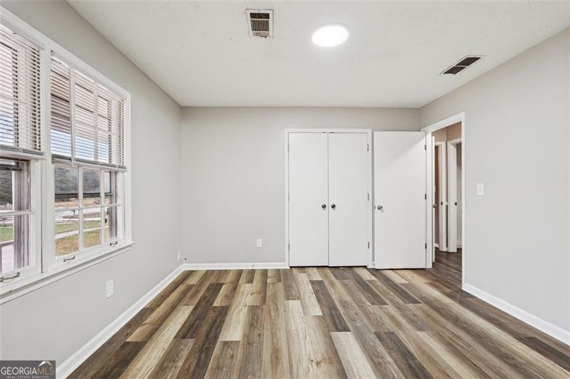 5151 Lilburn Stone Mountain Lilburn - 27