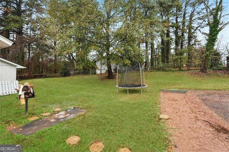 5151 Lilburn Stone Mountain Lilburn - 54