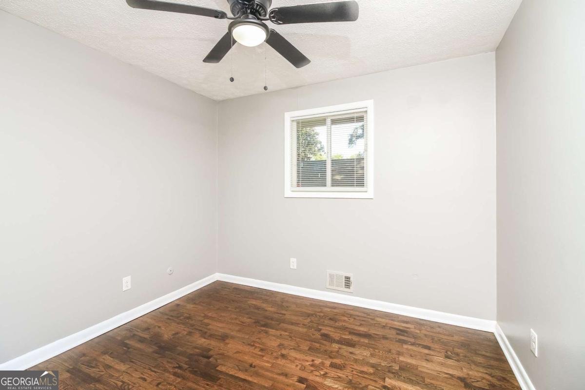 2362 Macon Drive Atlanta - 19