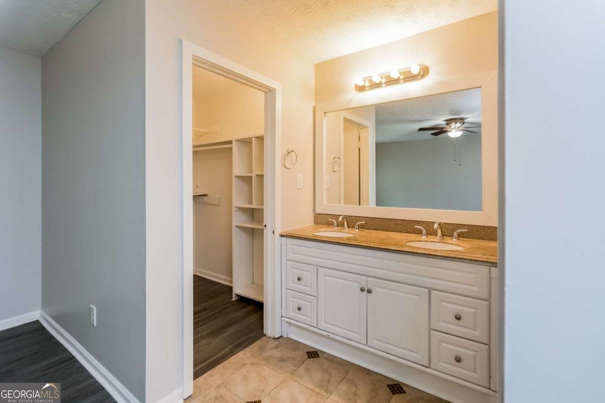 8404 Park Ridge Lane Riverdale - 9