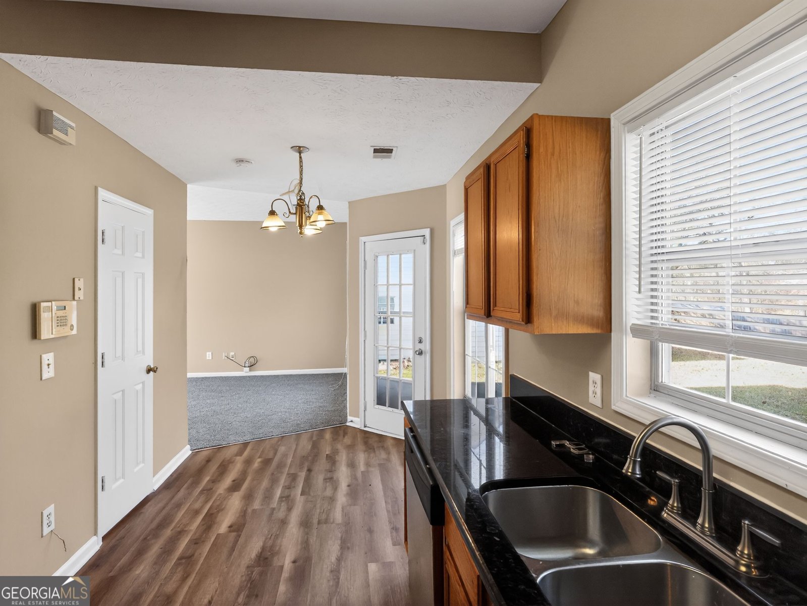 3735 River Lake Shore Ellenwood - 11