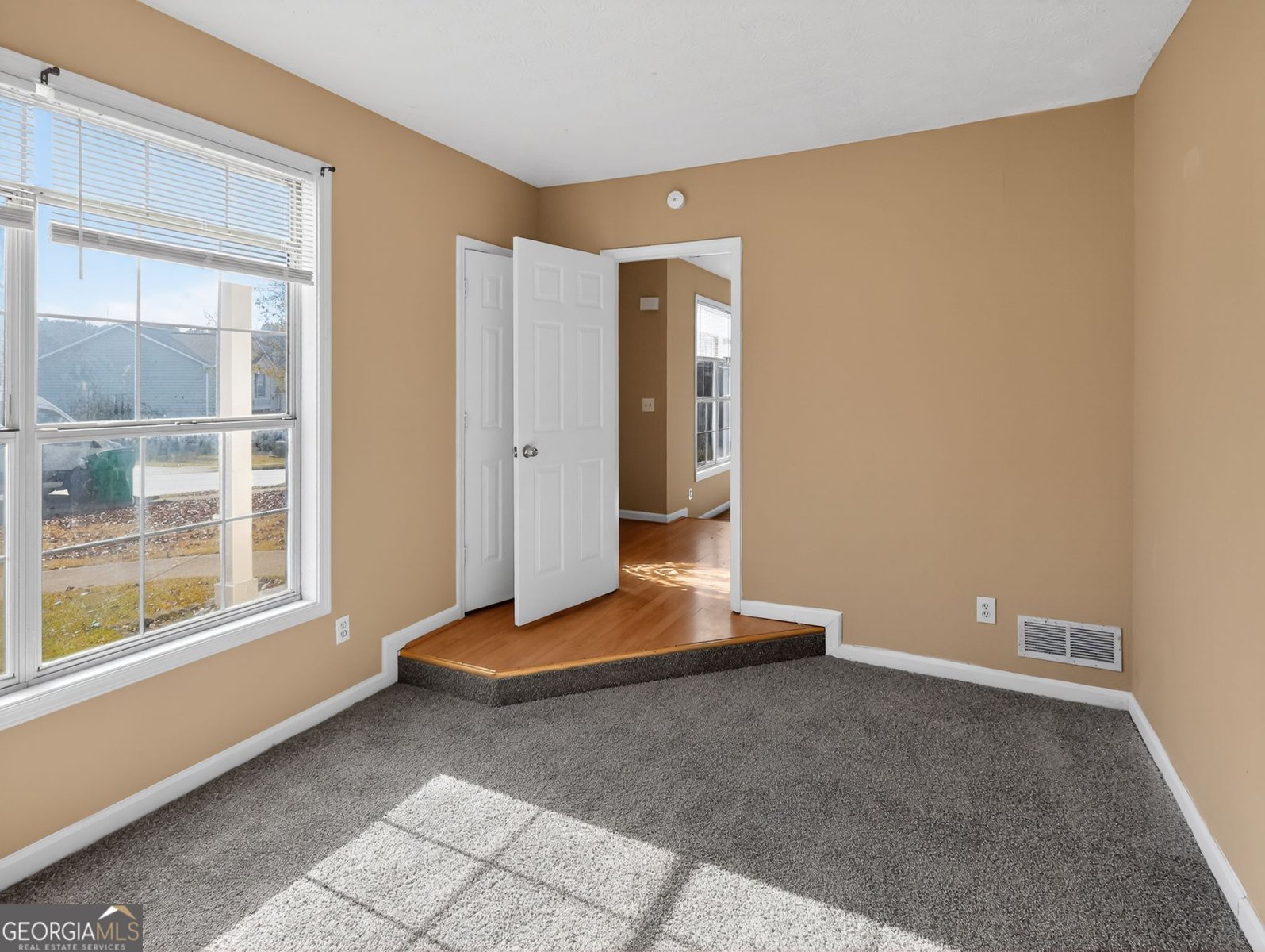 3735 River Lake Shore Ellenwood - 5