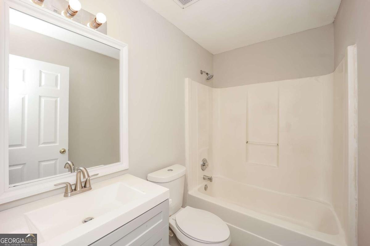 5899 Eagles Feather Lane Riverdale - 19