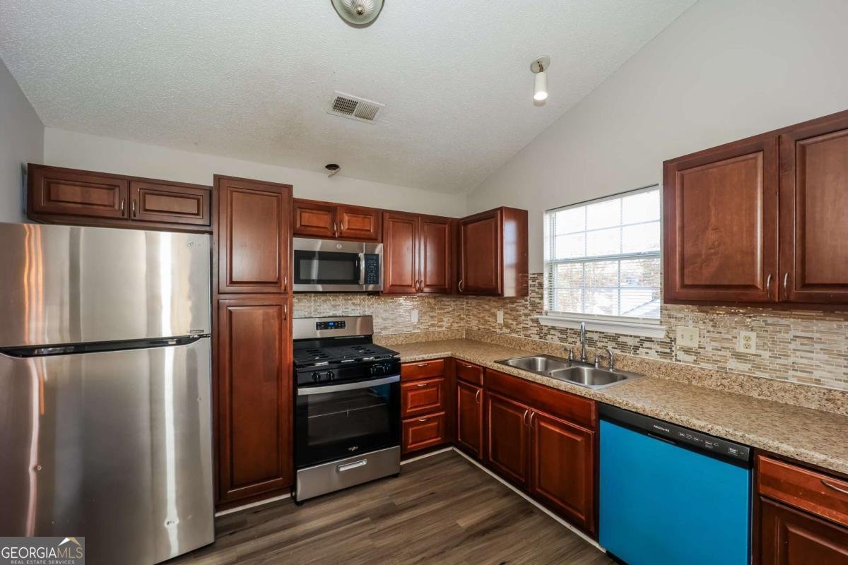 5899 Eagles Feather Lane Riverdale - 8