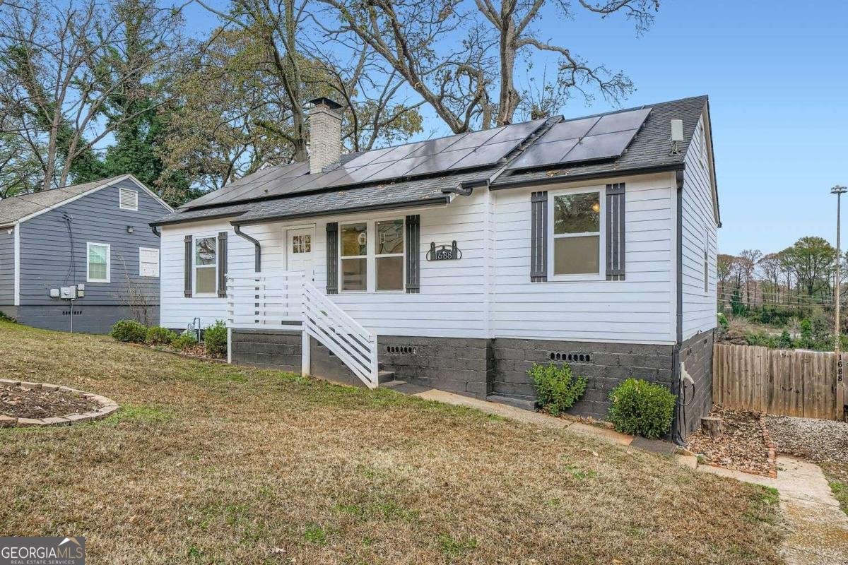 1688 Oak Knoll Circle Atlanta - main photo