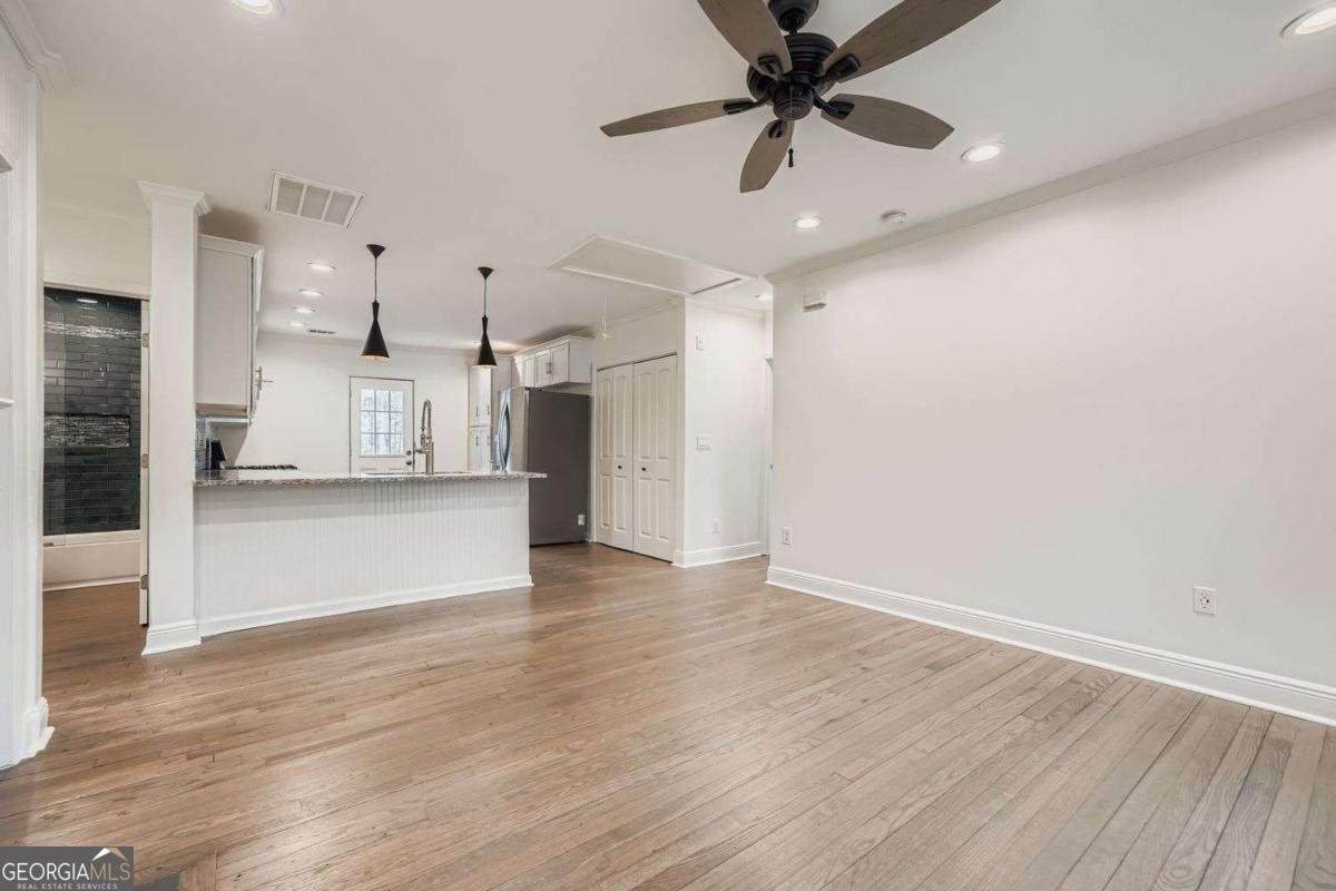 1688 Oak Knoll Circle Atlanta - 10