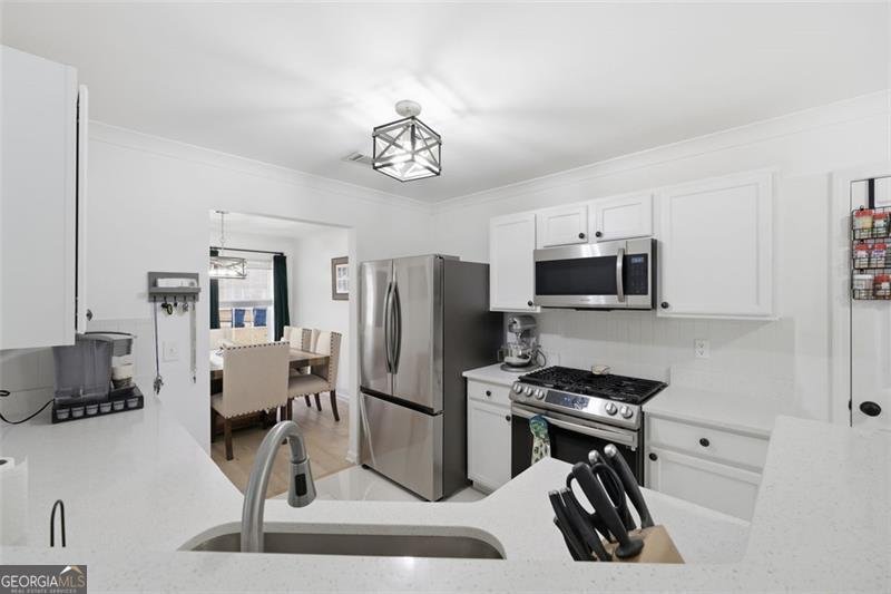 2854 MICHELLE LEE Dacula - 14