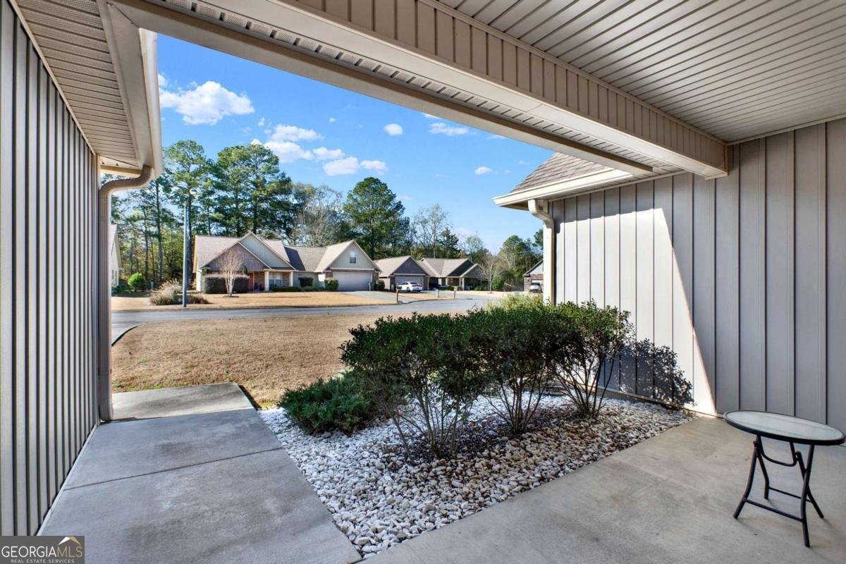 111 Koufax Drive Calhoun - main photo