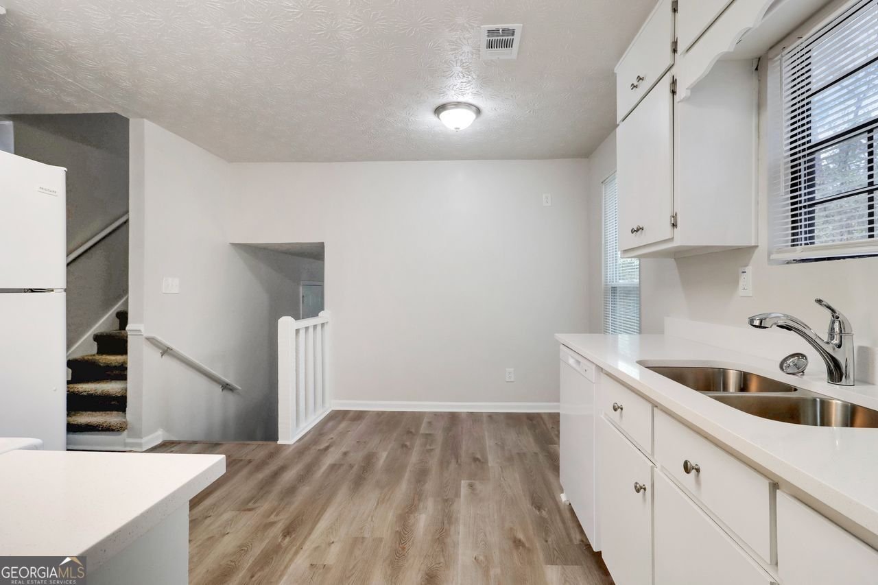 3723 CHIMNEY RIDGE Court Ellenwood - 46