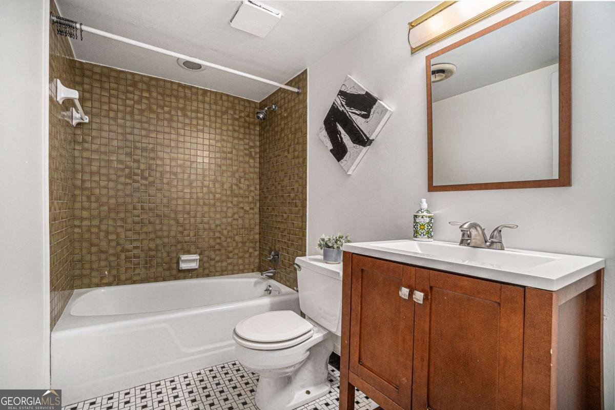 2568 SUGARPLUM Court Atlanta - 27