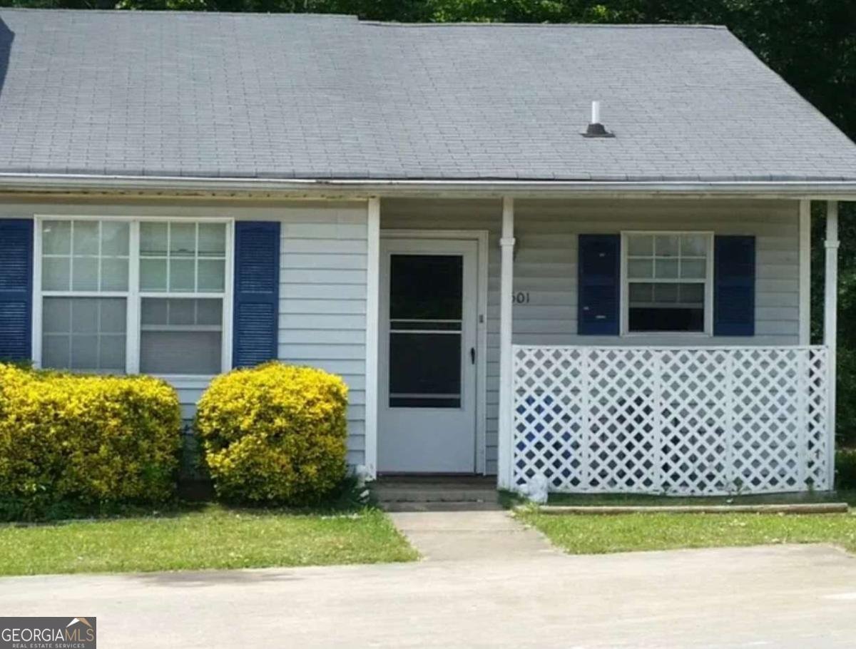 8501 Westchester Drive Douglasville - main photo