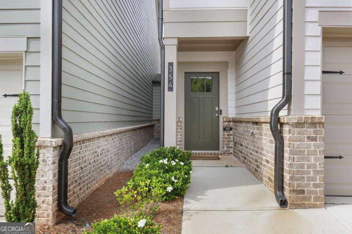 354 Hayden Circle Woodstock - 2