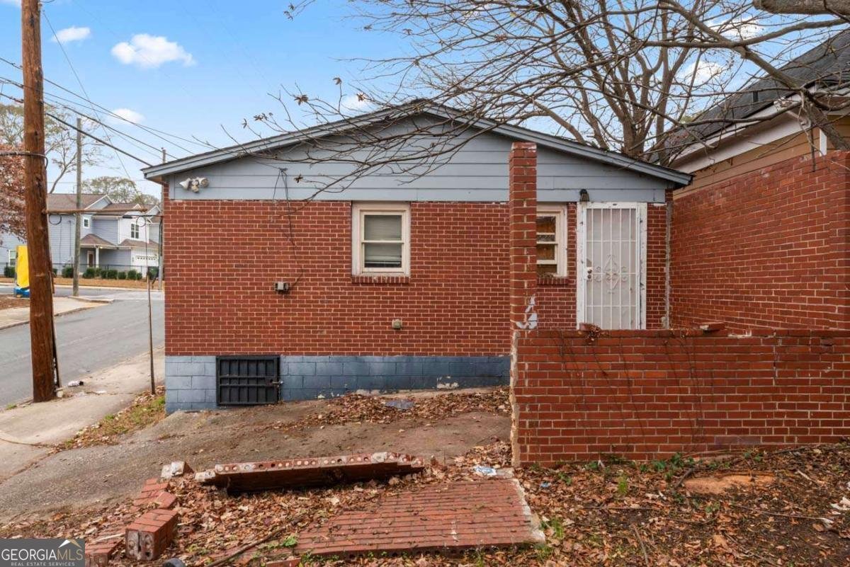 722 Cameron M Alexander Boulevard Atlanta - 16