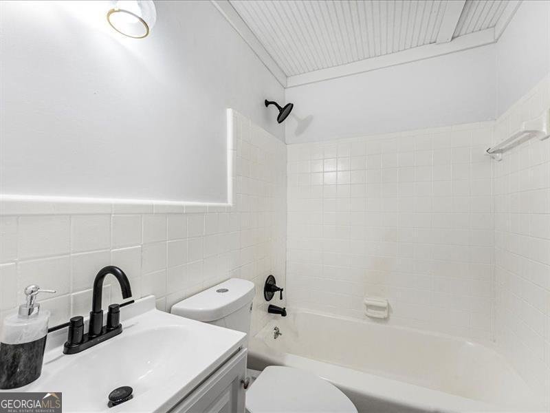 4390 Chelou Drive Austell - 23