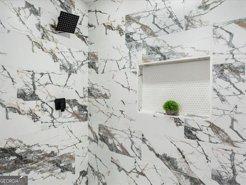 4390 Chelou Drive Austell - 29