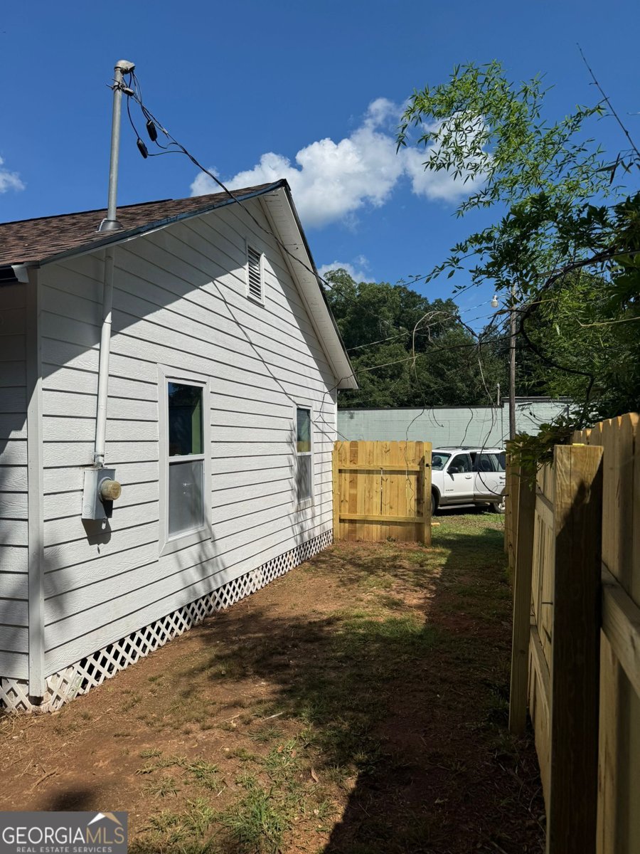 87 Avenue H Avenue Thomaston - 11