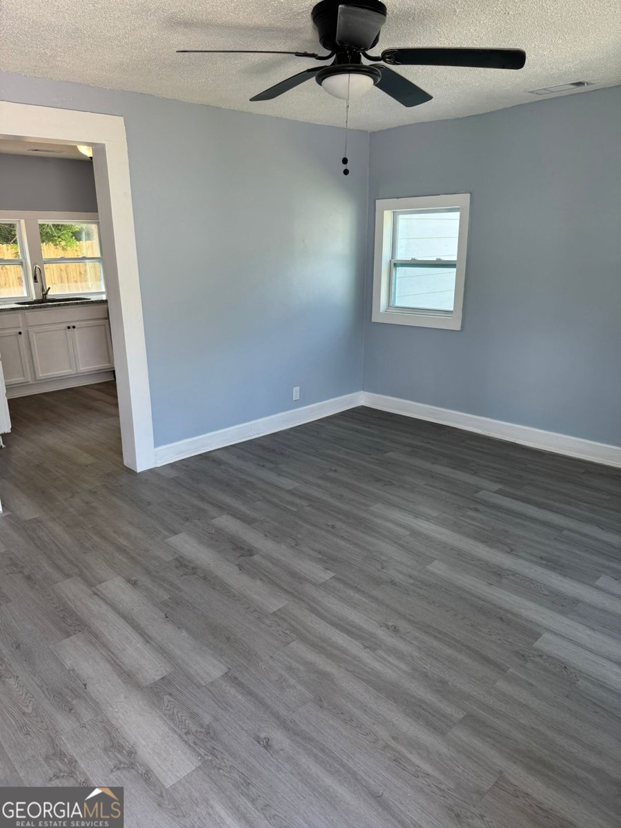 87 Avenue H Avenue Thomaston - 12