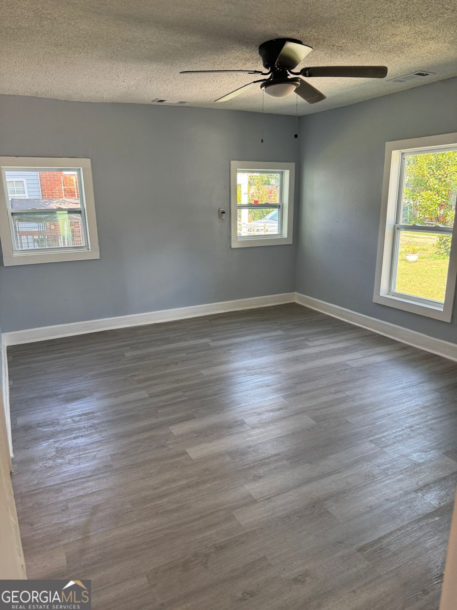 87 Avenue H Avenue Thomaston - 14