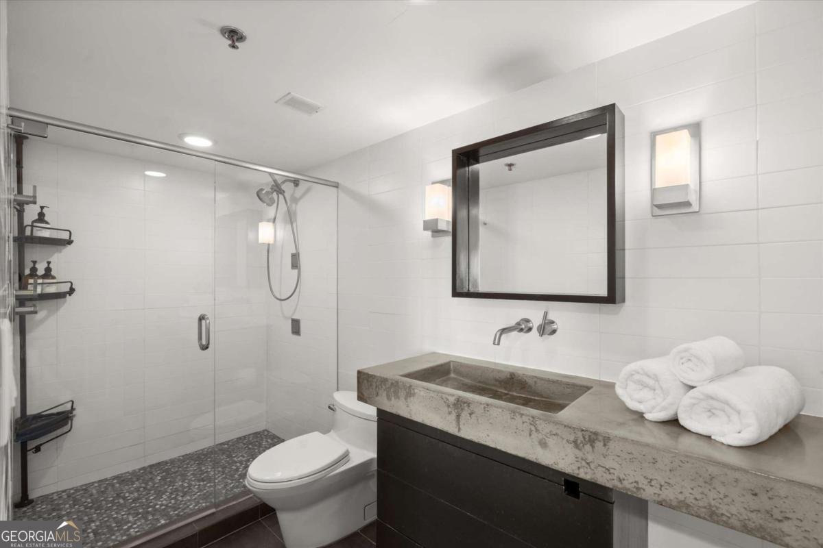 2870 Pharr Court South Atlanta - 25