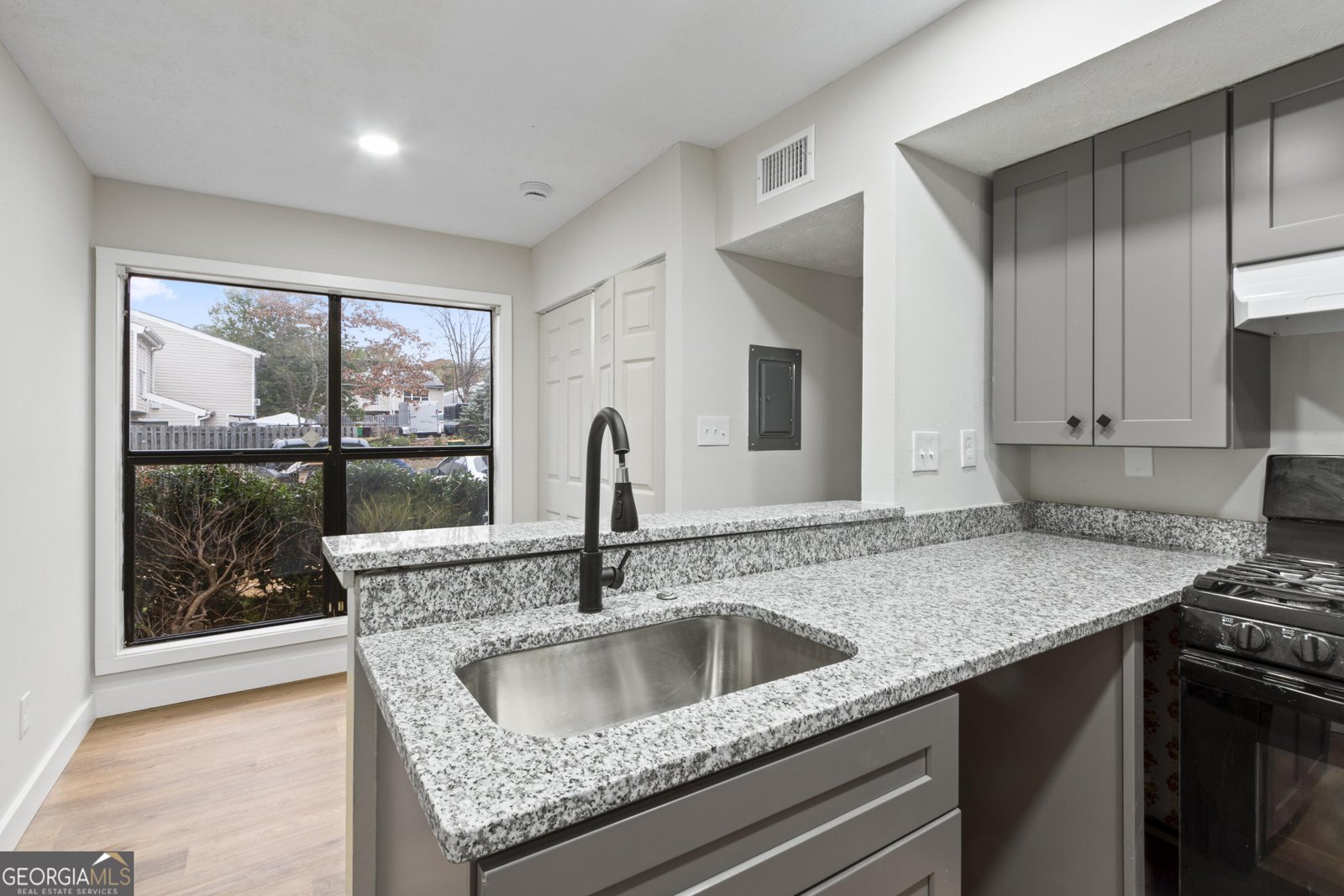 102 Governors Drive Forest Park - 5