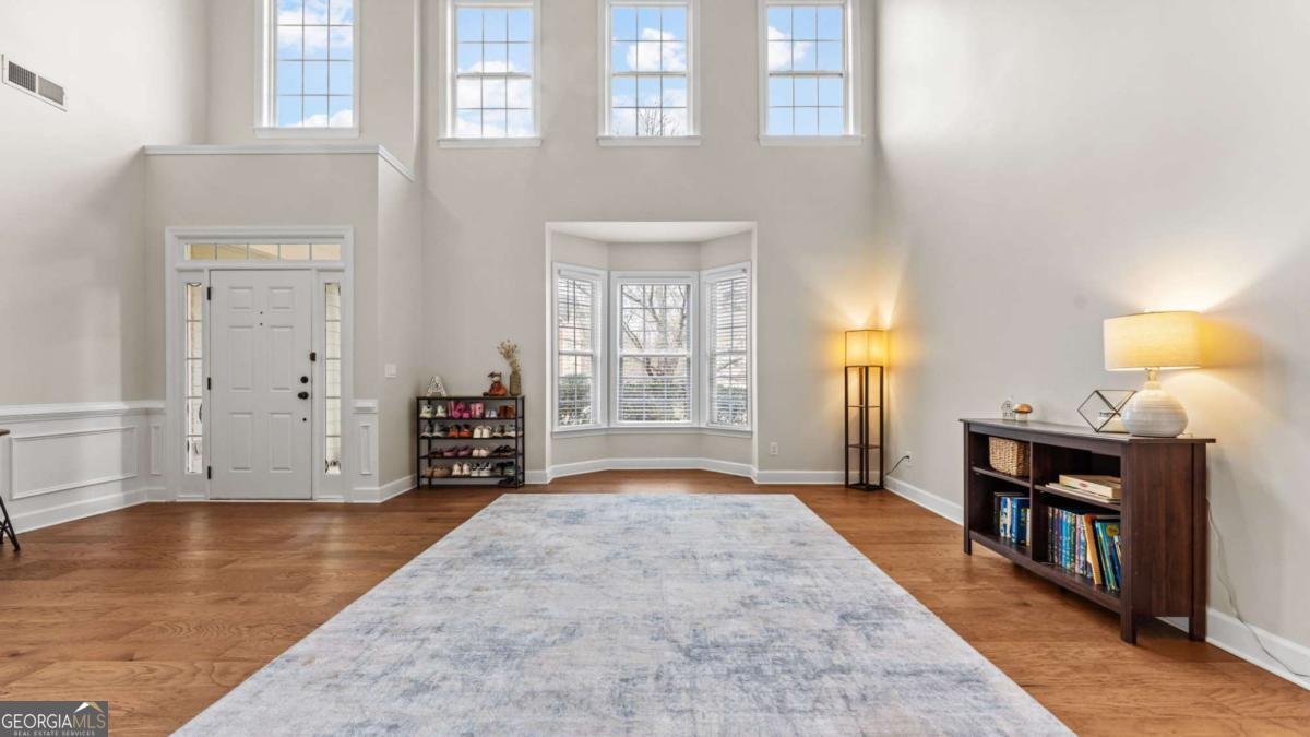 211 Woodview Lane Woodstock - 2