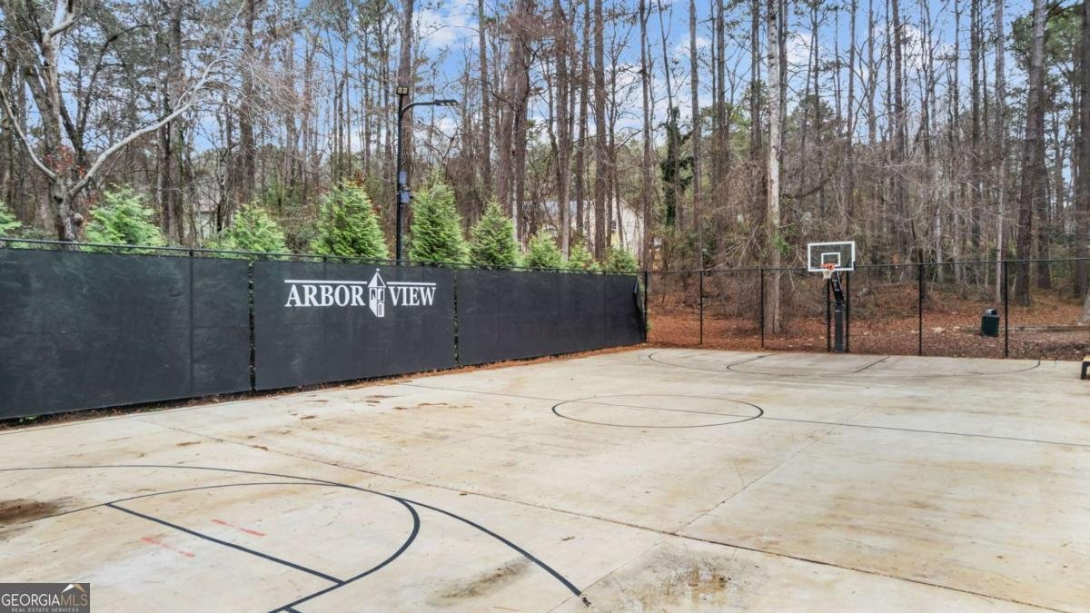 211 Woodview Lane Woodstock - 48