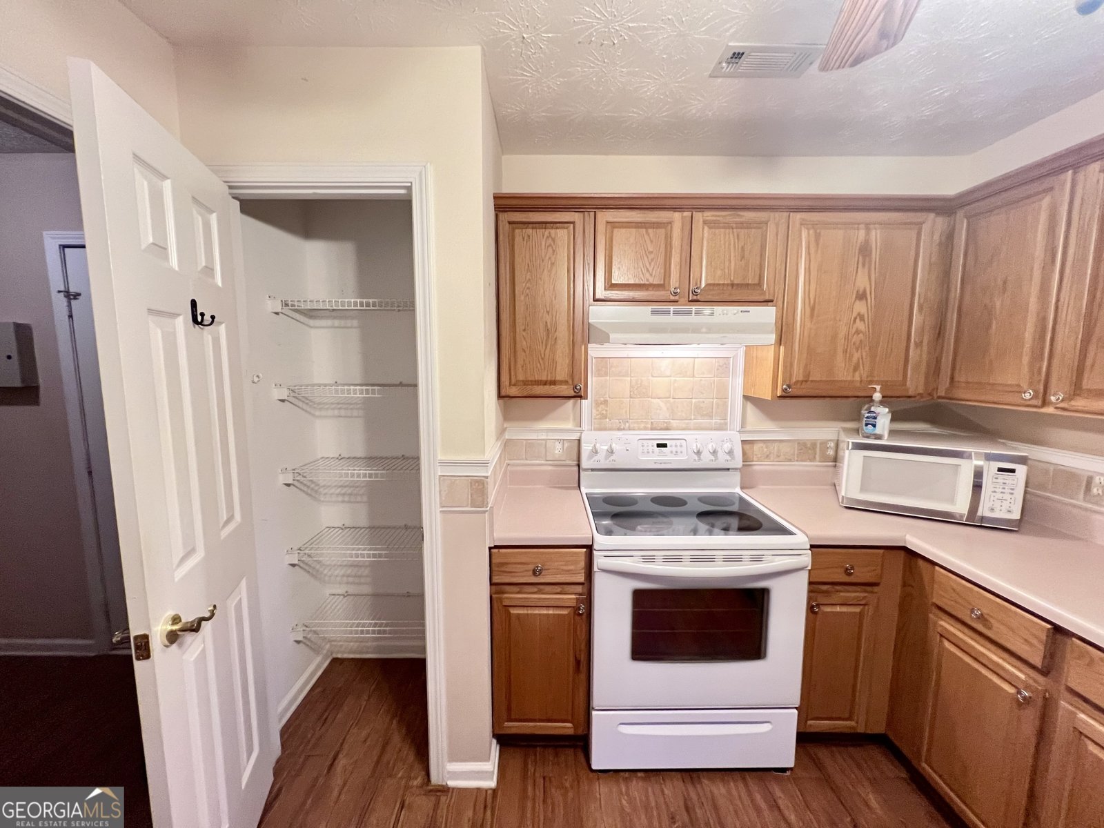 11179 Knotty Pine Place Hampton - 10