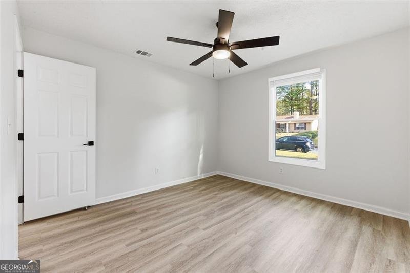 6385 Emerald Pointe Circle College Park - 31