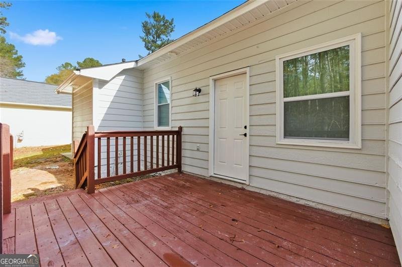 6385 Emerald Pointe Circle College Park - 34